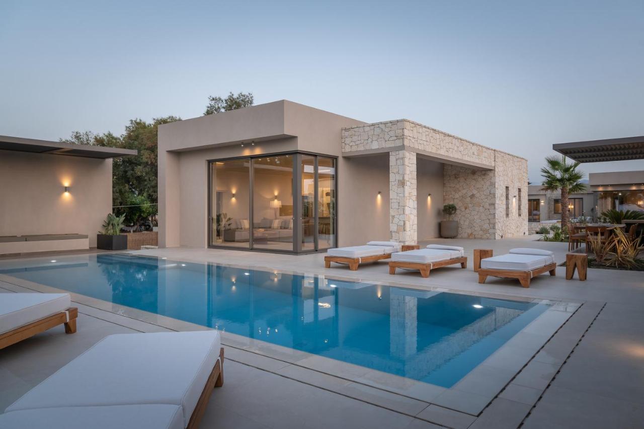 Artemis Seafront Villa, An Evanescence Sea Retreat, By Thinkvilla Tavronitis  Luaran gambar