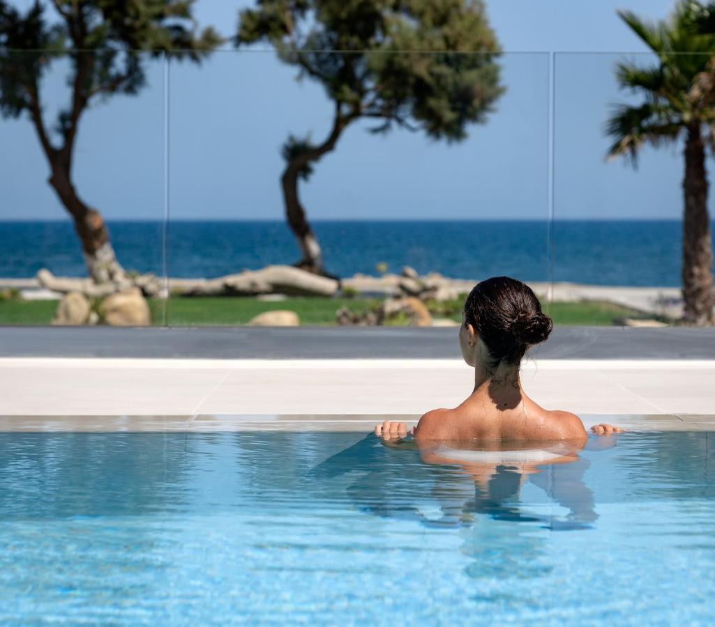 Artemis Seafront Villa, An Evanescence Sea Retreat, By Thinkvilla Tavronitis  Luaran gambar