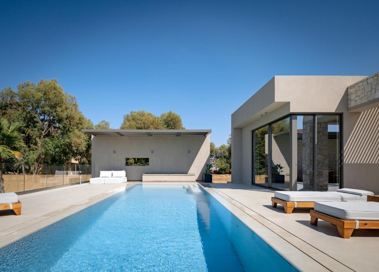 Artemis Seafront Villa, An Evanescence Sea Retreat, By Thinkvilla Tavronitis  Luaran gambar