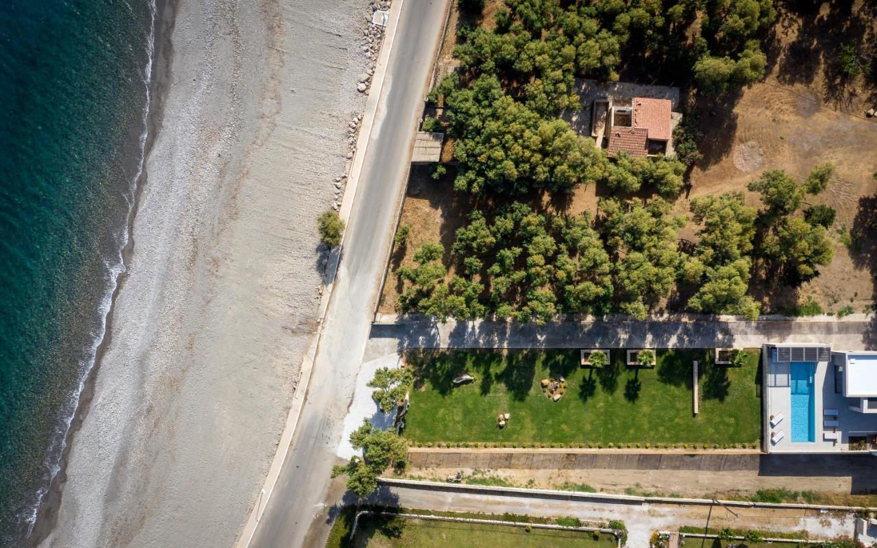 Artemis Seafront Villa, An Evanescence Sea Retreat, By Thinkvilla Tavronitis  Luaran gambar