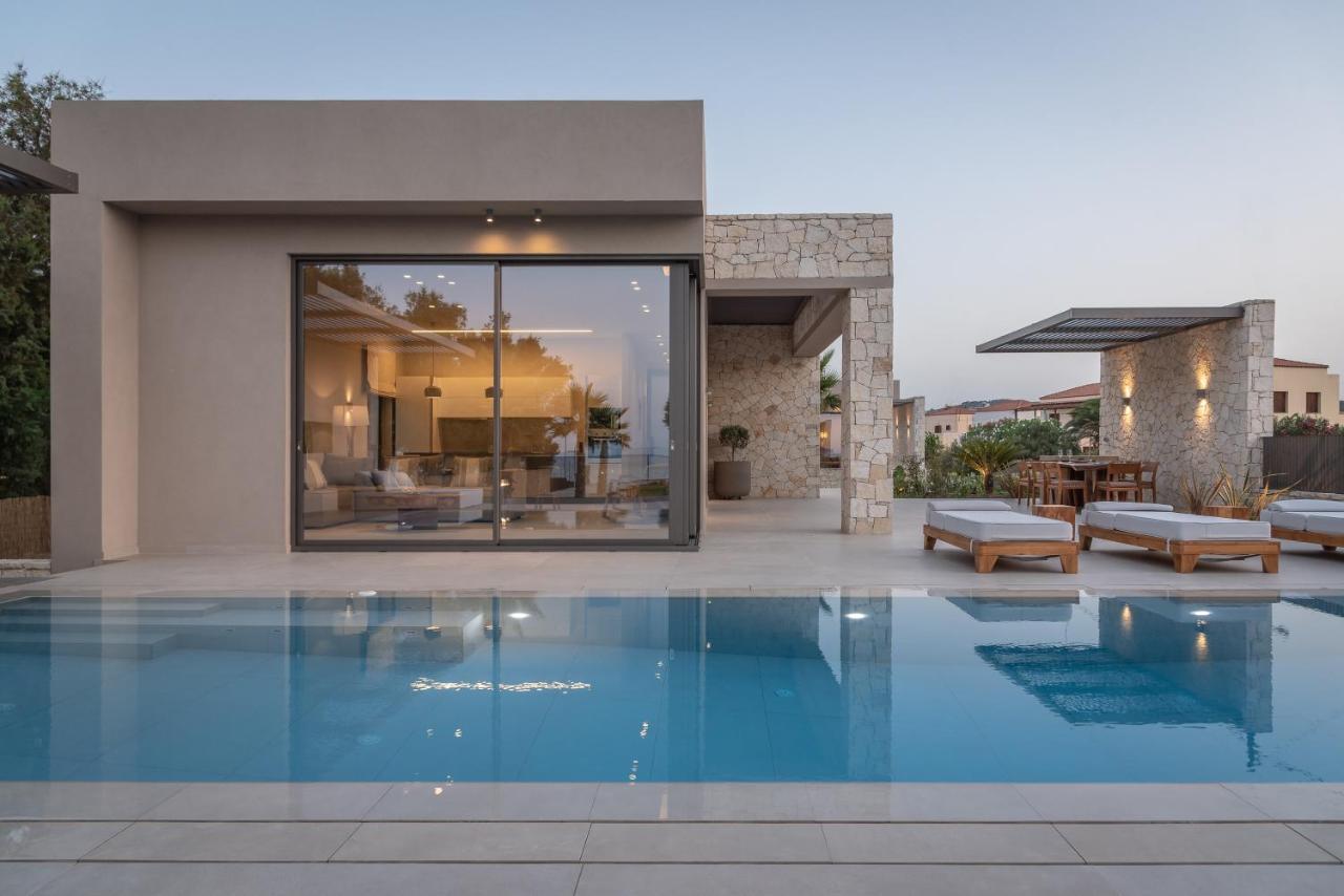 Artemis Seafront Villa, An Evanescence Sea Retreat, By Thinkvilla Tavronitis  Luaran gambar