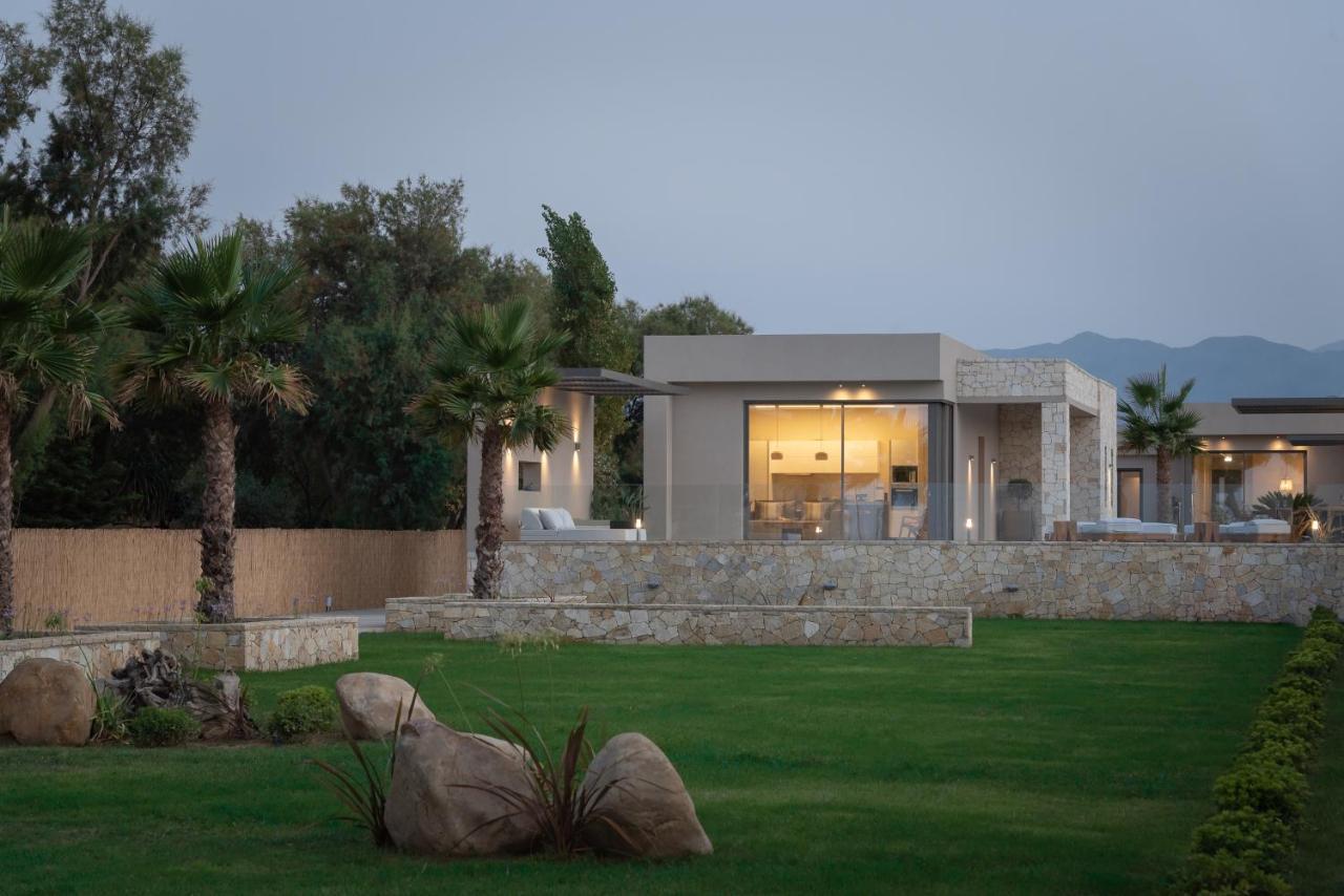 Artemis Seafront Villa, An Evanescence Sea Retreat, By Thinkvilla Tavronitis  Luaran gambar