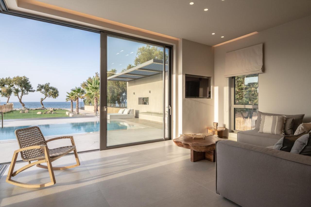 Artemis Seafront Villa, An Evanescence Sea Retreat, By Thinkvilla Tavronitis  Luaran gambar